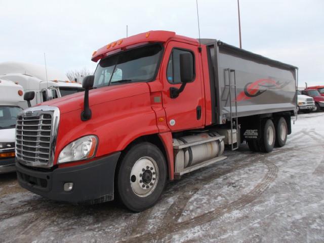 2013 FREIGHTLINER CASCADIA AUTOMATIC T/A GRAIN TRUCK